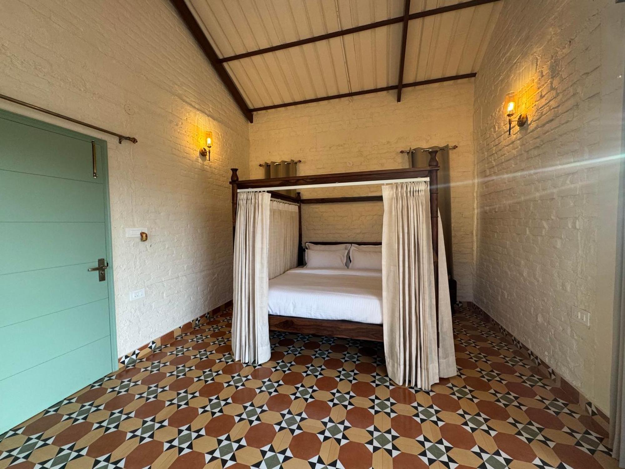 Cliff House, 3Br Lux Farmhouse 2Km To Rajpur Road デヘラードゥーン エクステリア 写真